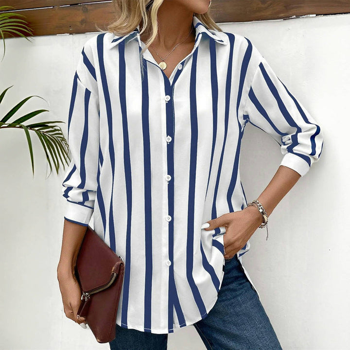 Lana – Bluza s klasičnimi črtami in sodobno eleganco