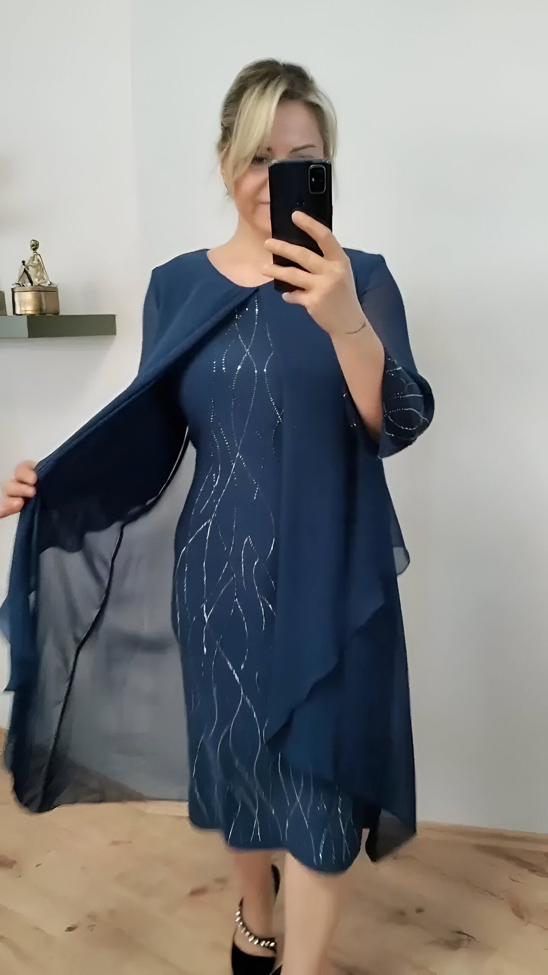 Claudia™ - Elegantna tekoča obleka z nadkritjem