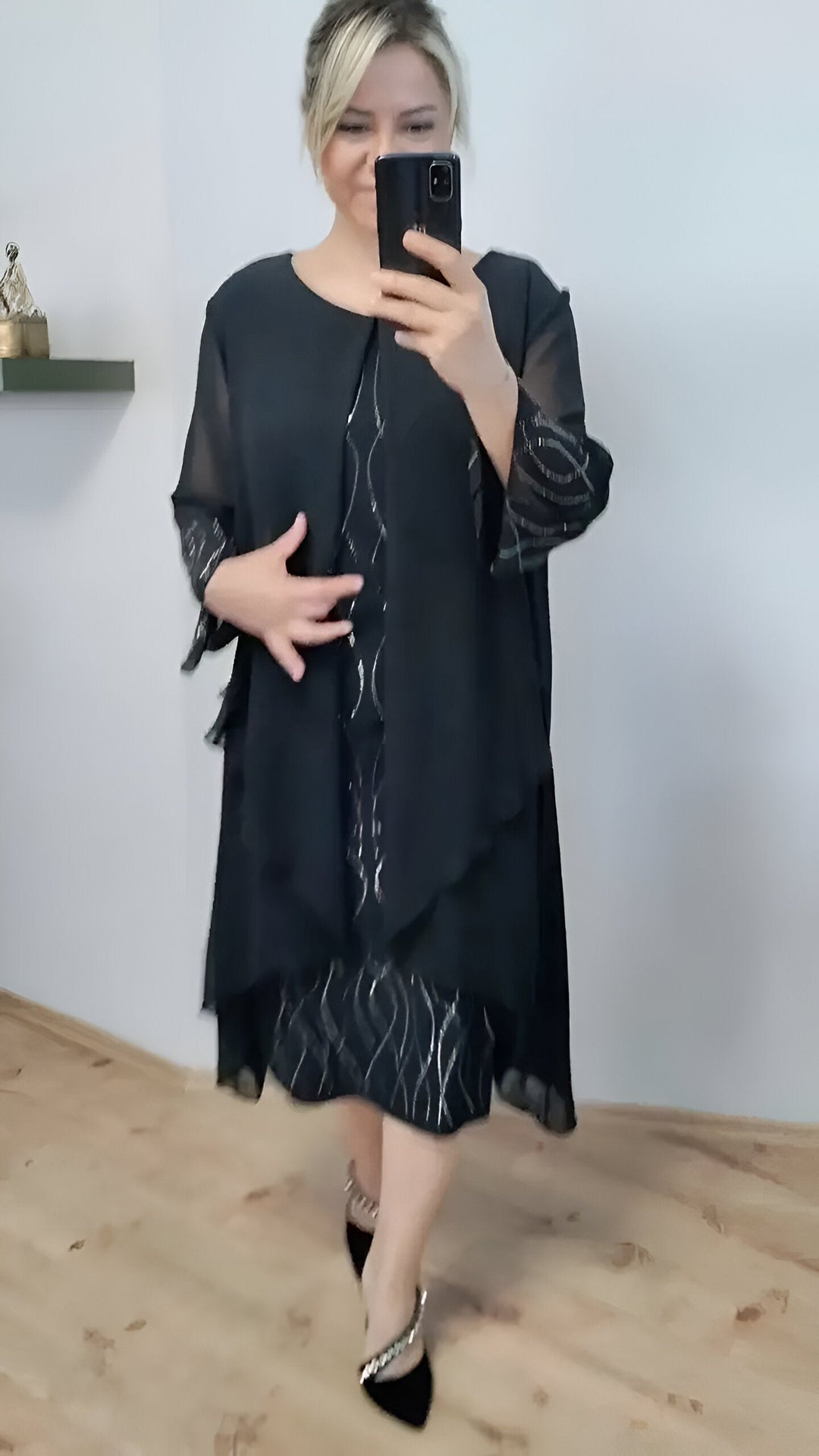 Claudia™ - Elegantna tekoča obleka z nadkritjem