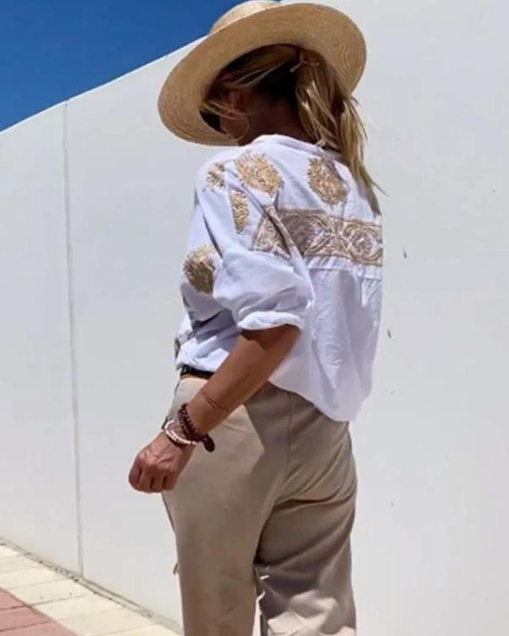 Lina – Elegantna bluzica z vezeninami