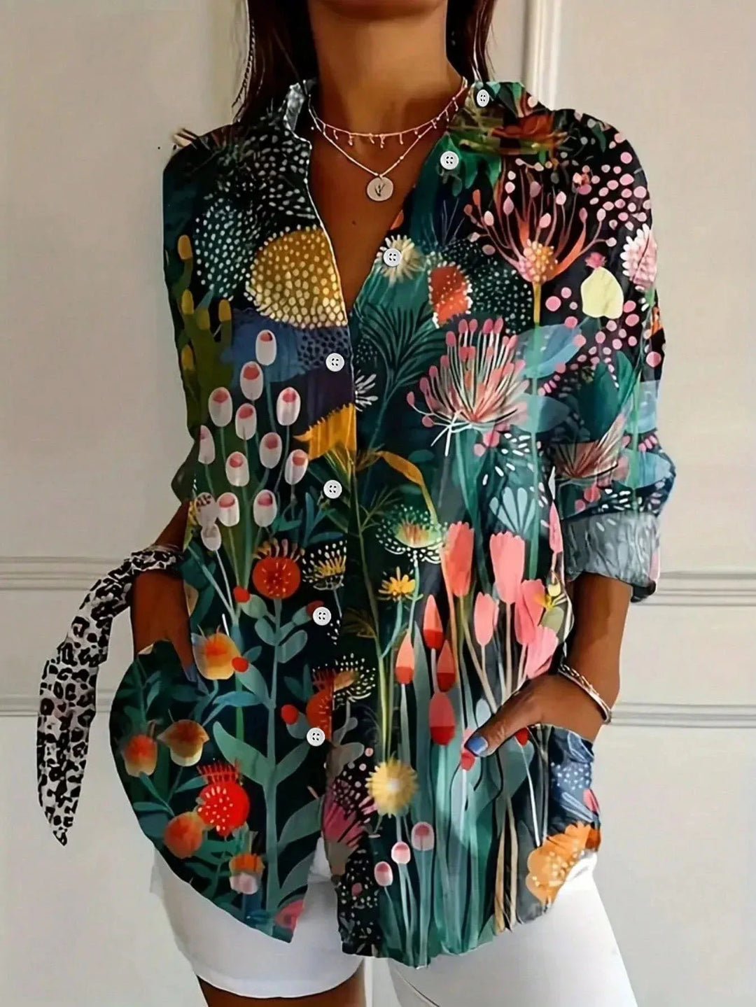 Annika - Barvna bluza z igrivim potiskom