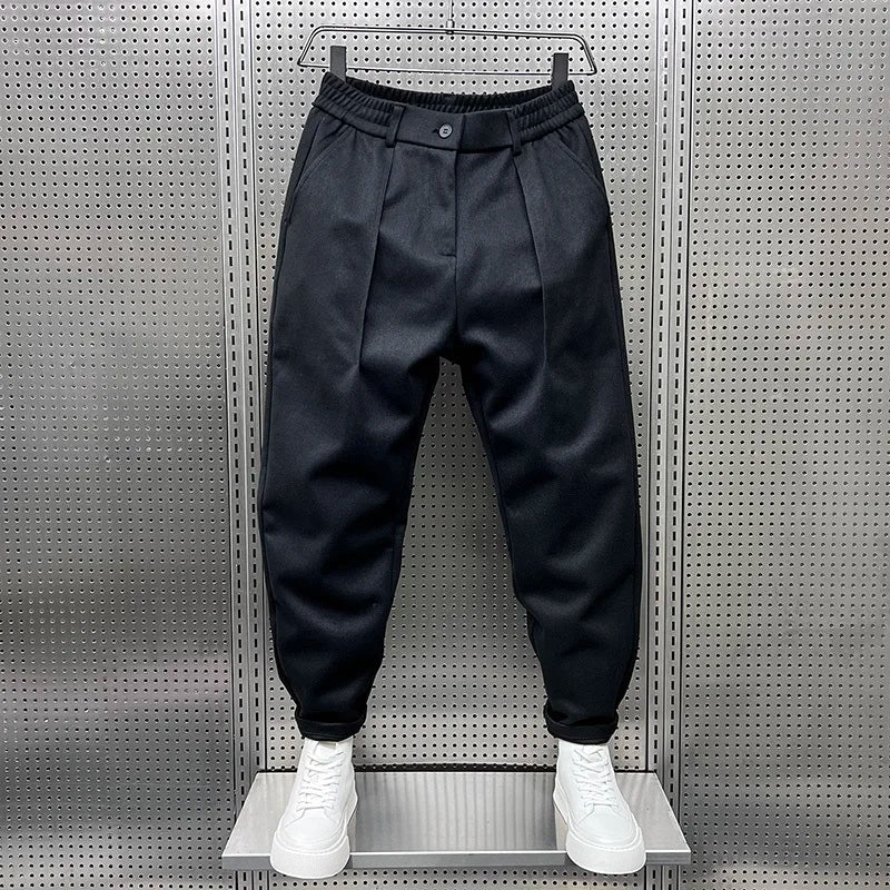 NOVAK | TAPERED TEKSTURIRANE HLAČE