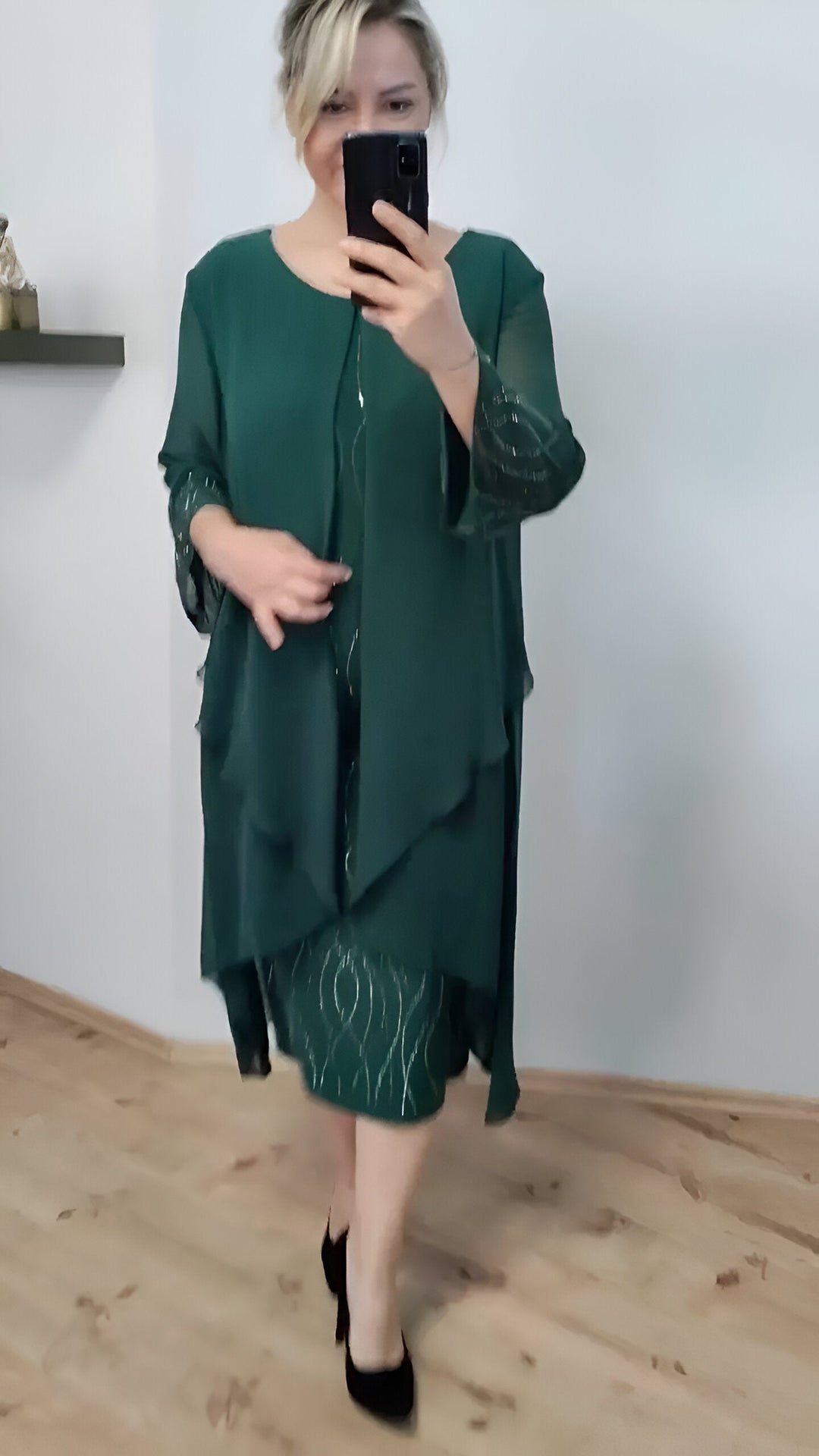 Claudia™ - Elegantna tekoča obleka z nadkritjem