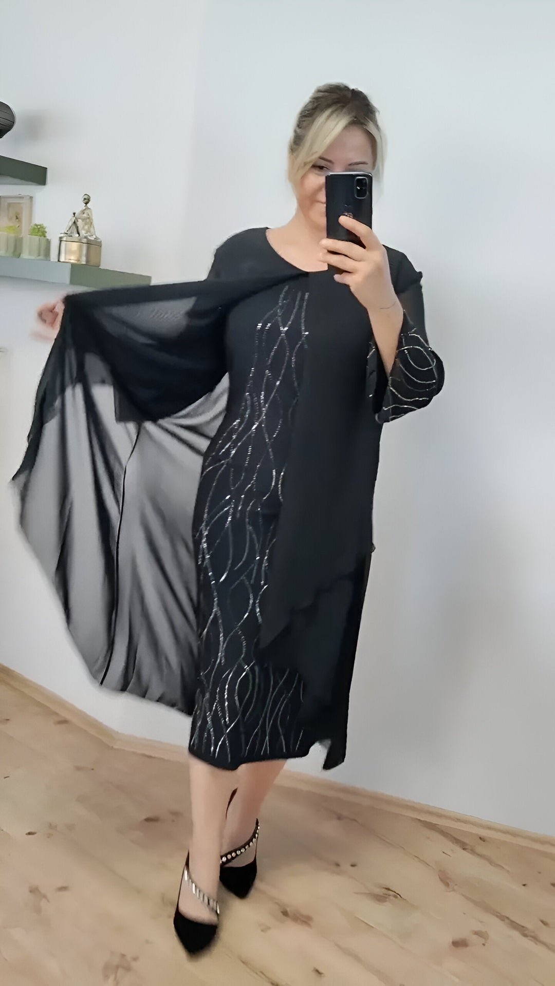 Claudia™ - Elegantna tekoča obleka z nadkritjem